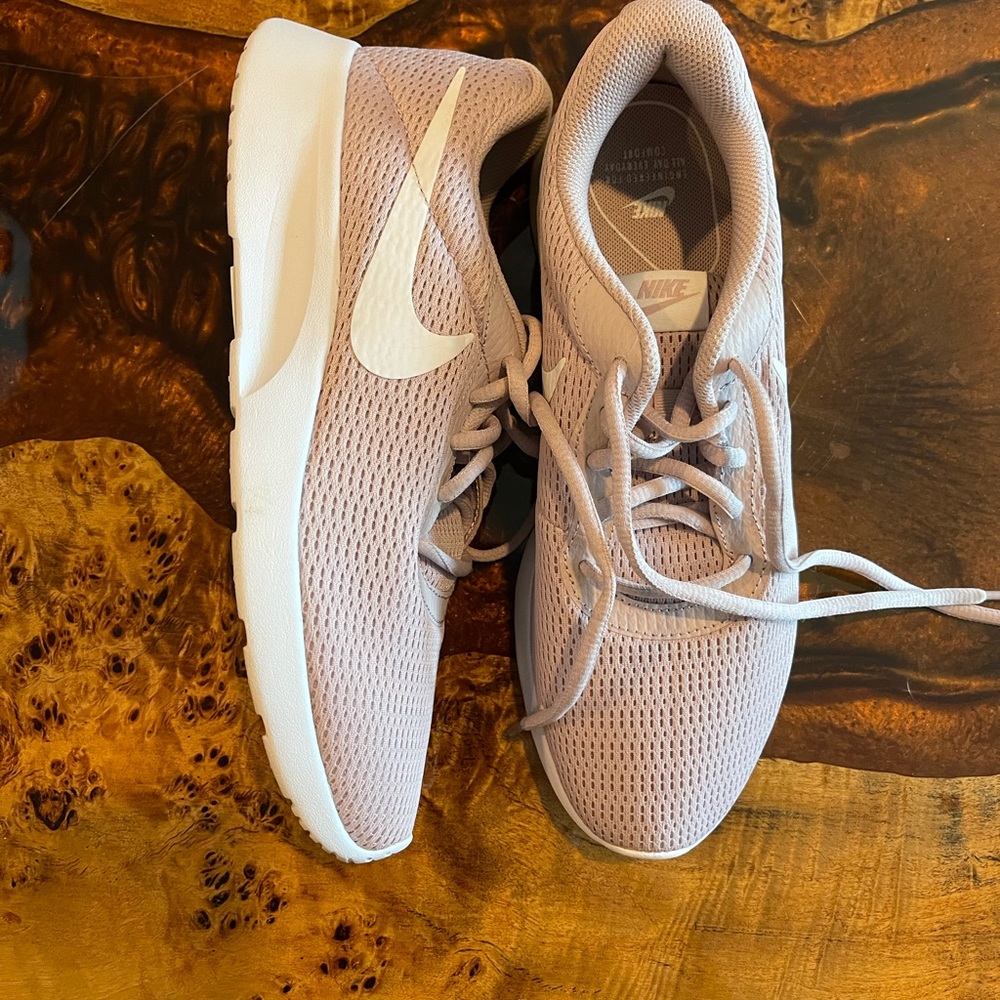 Nike tennis shoes